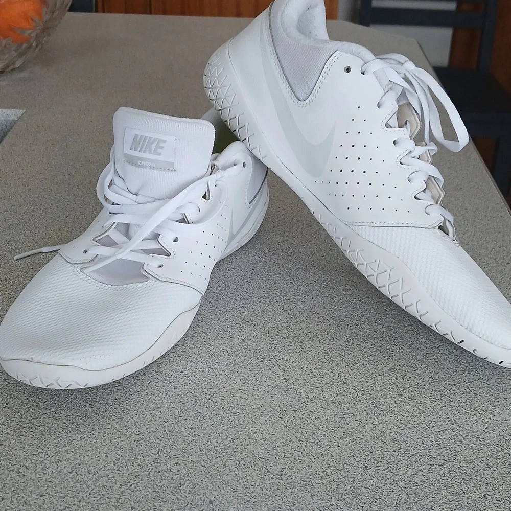 Womens  White Sneakers - Picture 7 of 7